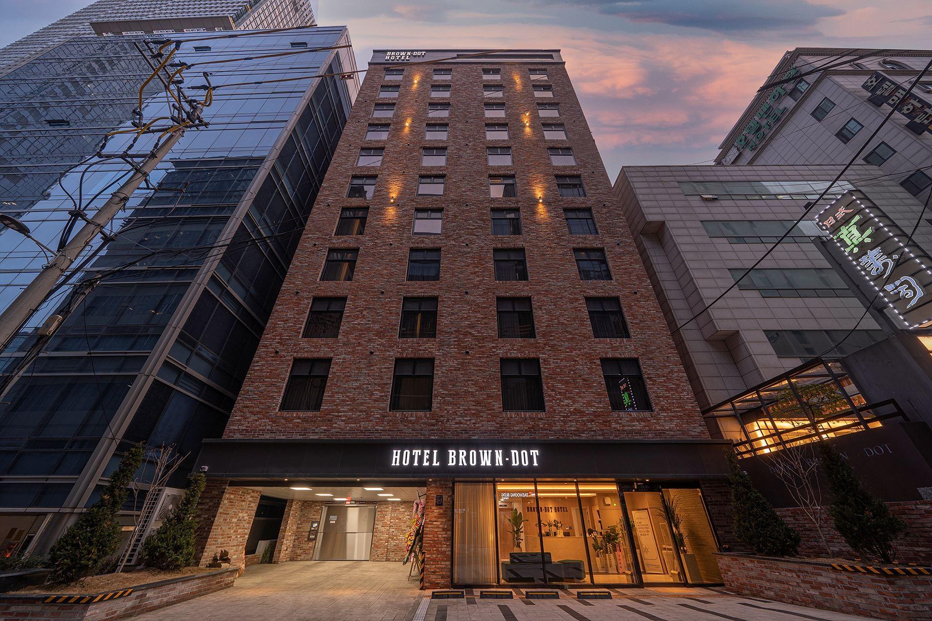 Brown Dot Yeoksam branch-11