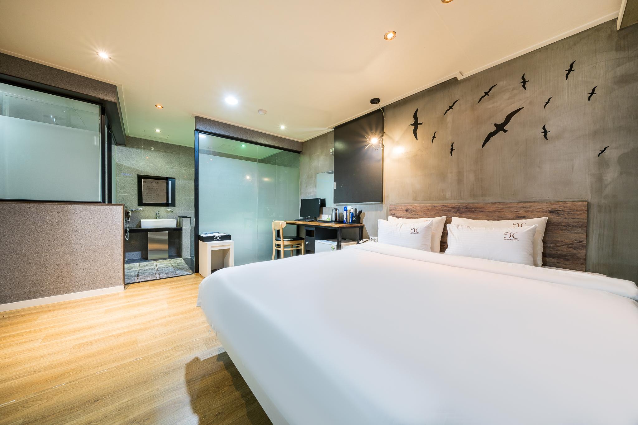 Gimhae Jangyu Huen Hotel
