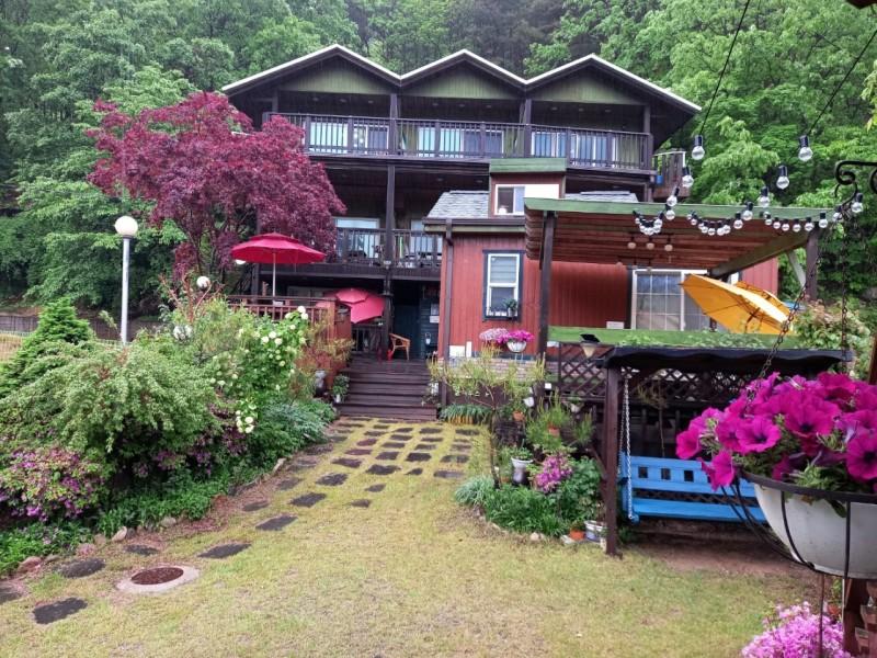 Mungyeong Hill House Pension