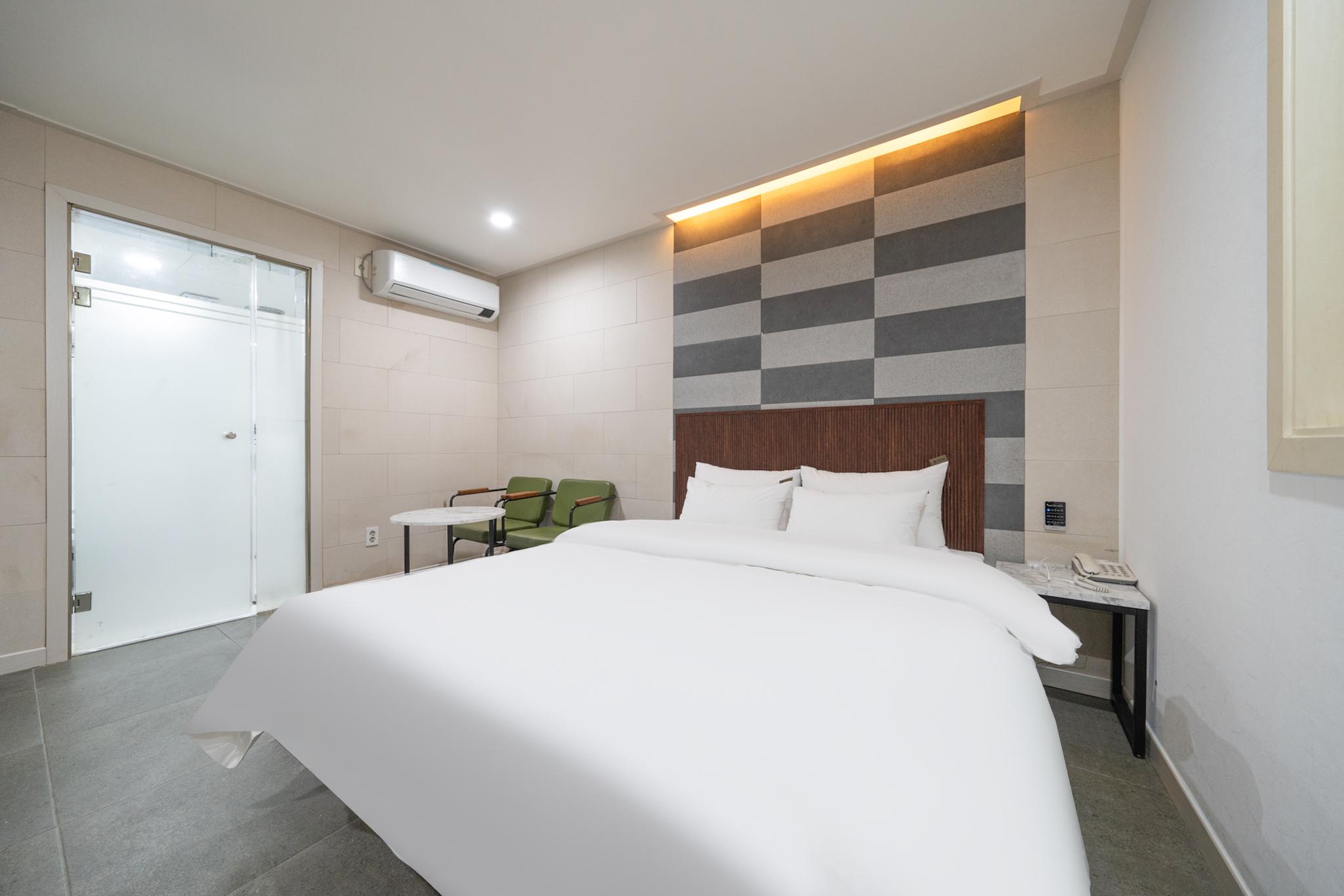 Incheon (Yeonsu) Seven Unmanned Hotel