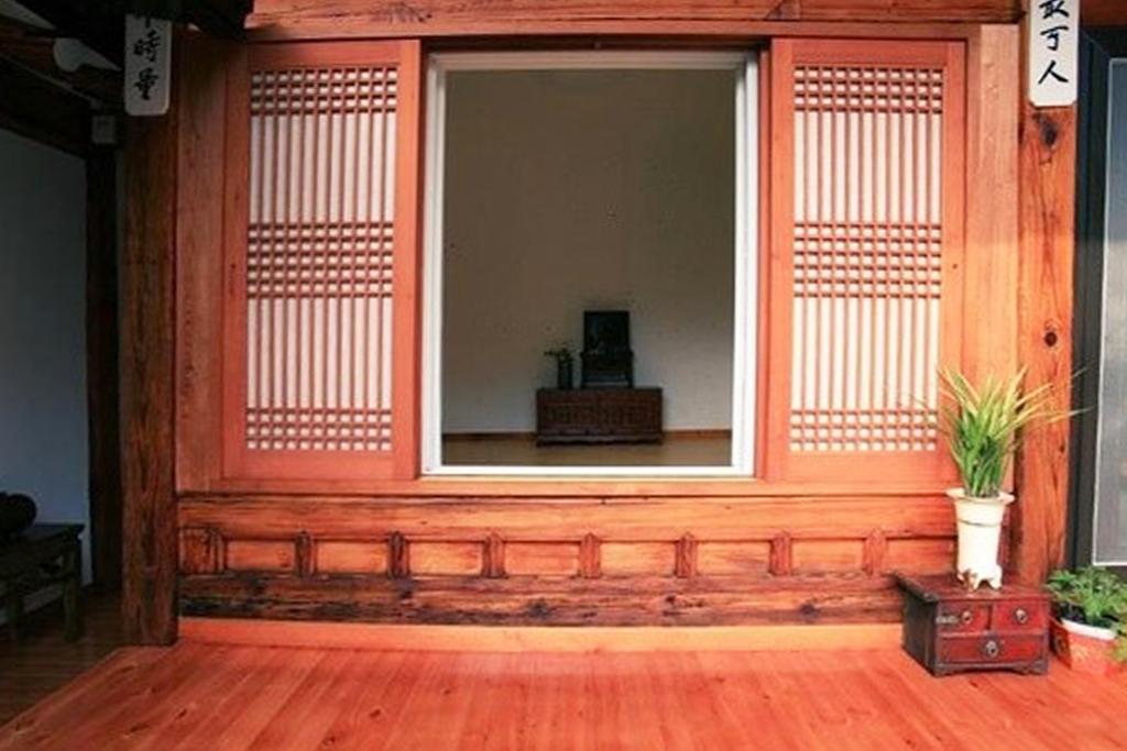 Jongno Eugene Hanok Stay-8