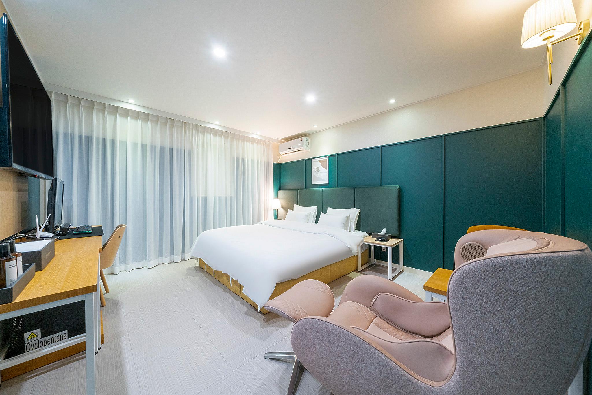 Gyeryong Brown Dot Gyeryong City Hall