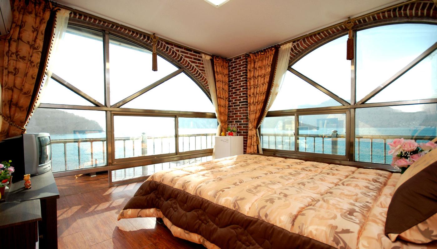 Geoje Gujora Town Pension