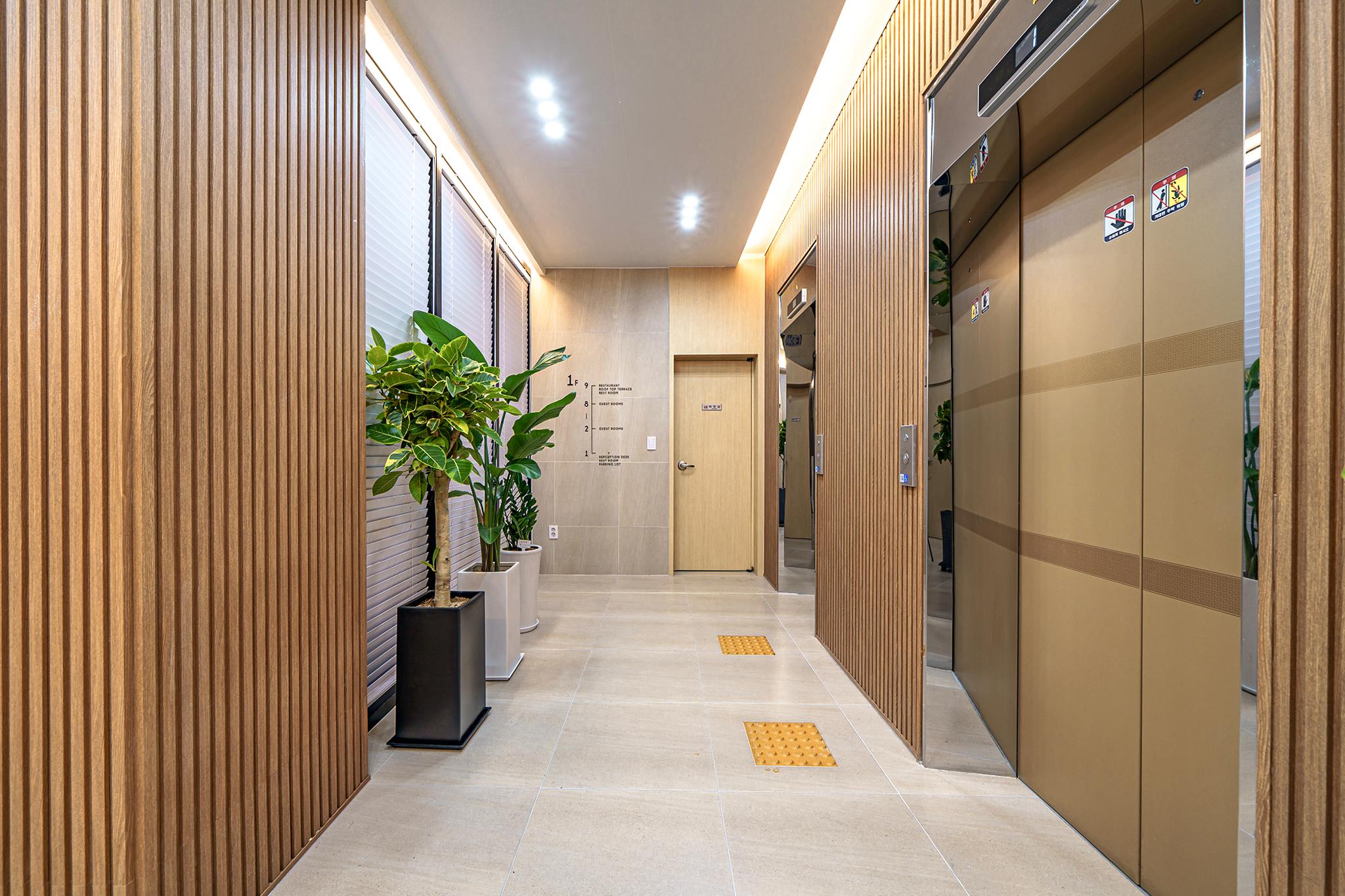 Brown Dot Busan Station Branch in Choryang-dong, Busan (in front of Busan Station)-7