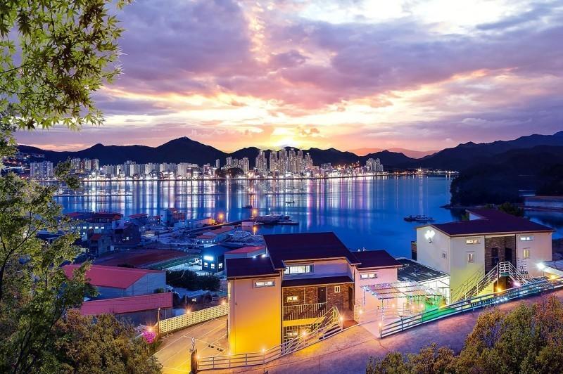 Tongyeong Dalbichae Pension