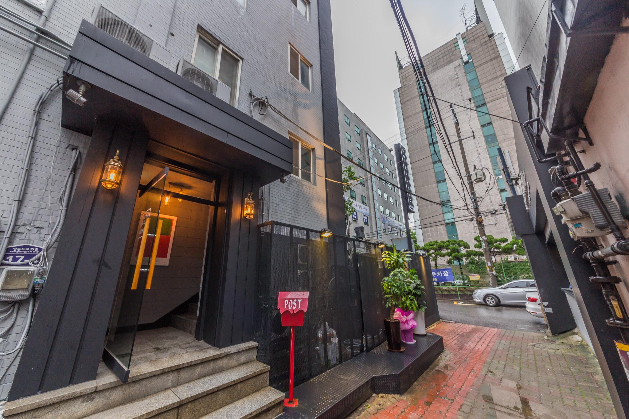 Yeongdeungpo Hotel YOLO-3