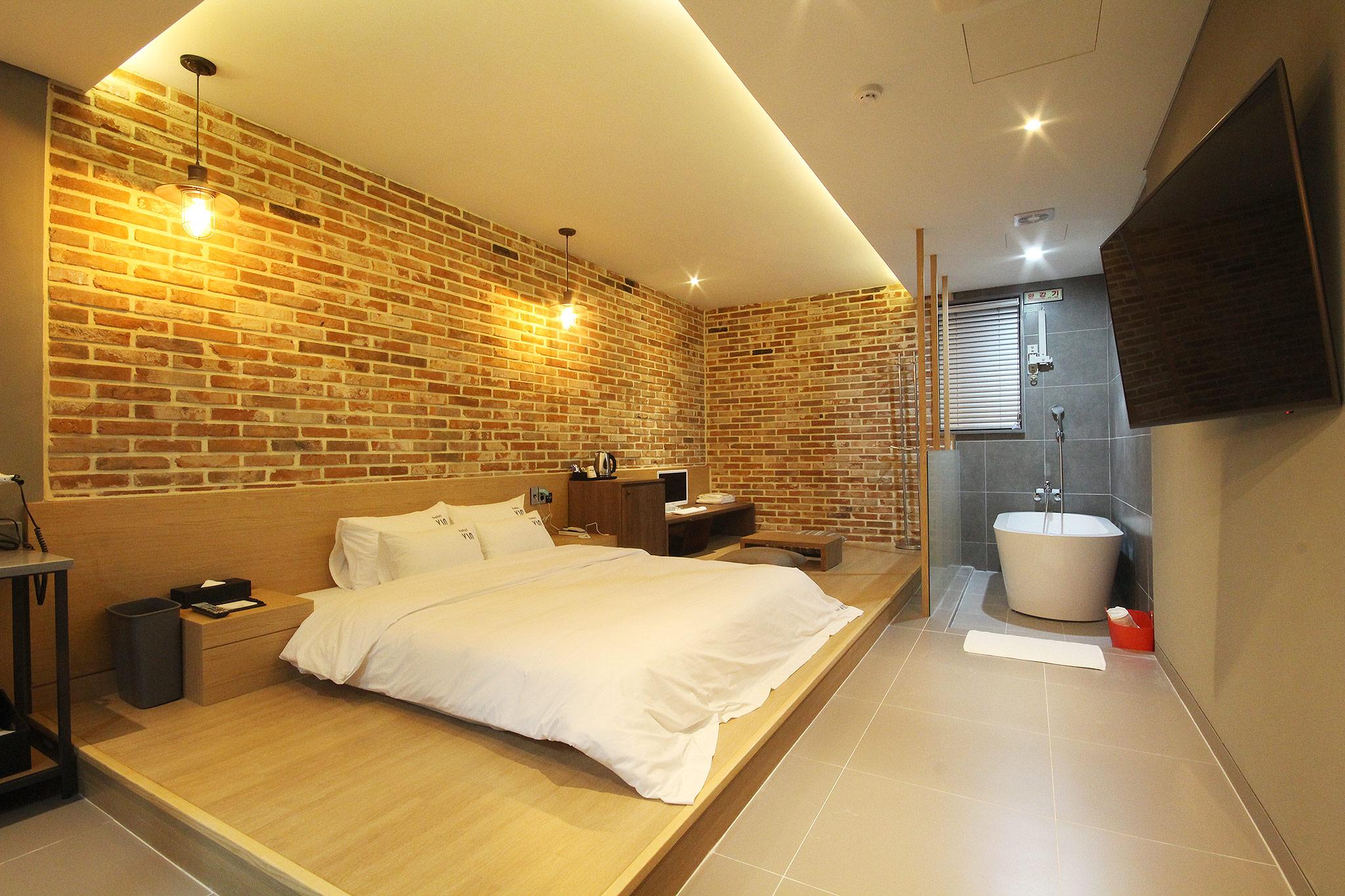 Changwon Jinhae Yongwon Hotel VIN