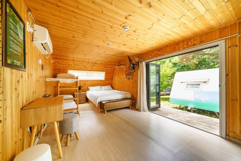 Pocheon Pine Tree Glamping Poolvilla-10