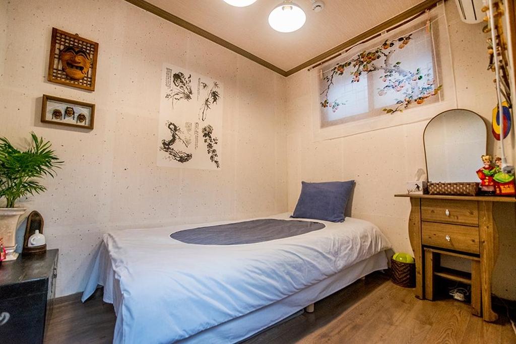 Jongno Punggyeong Hanok Stay-4