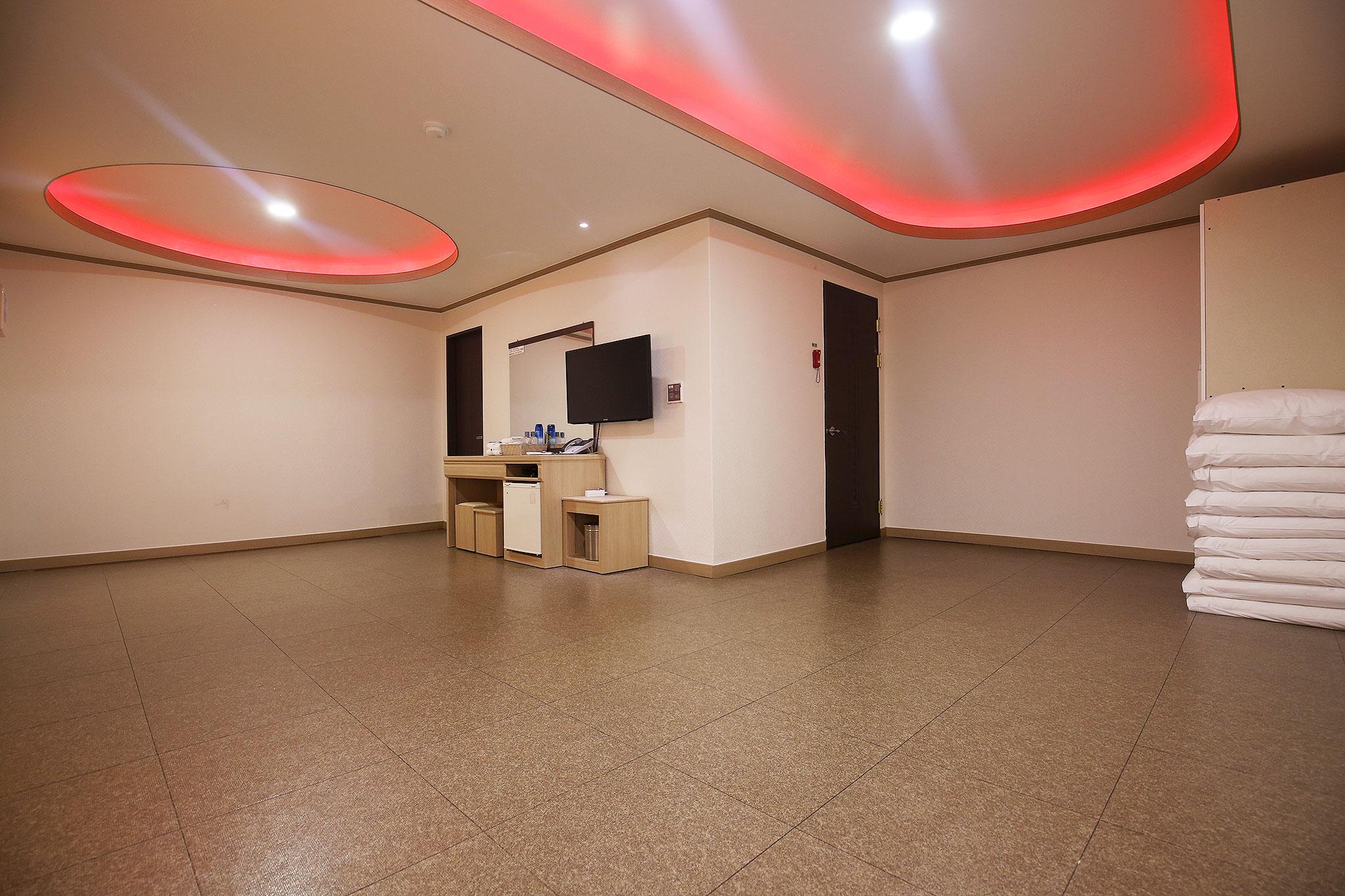 Chungju Saipan Oncheon Hotel