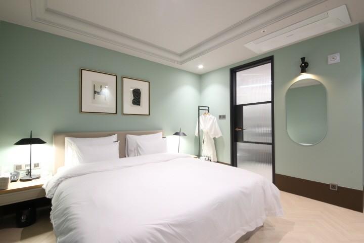 Busan Sajik Baseball Field Brown Dot