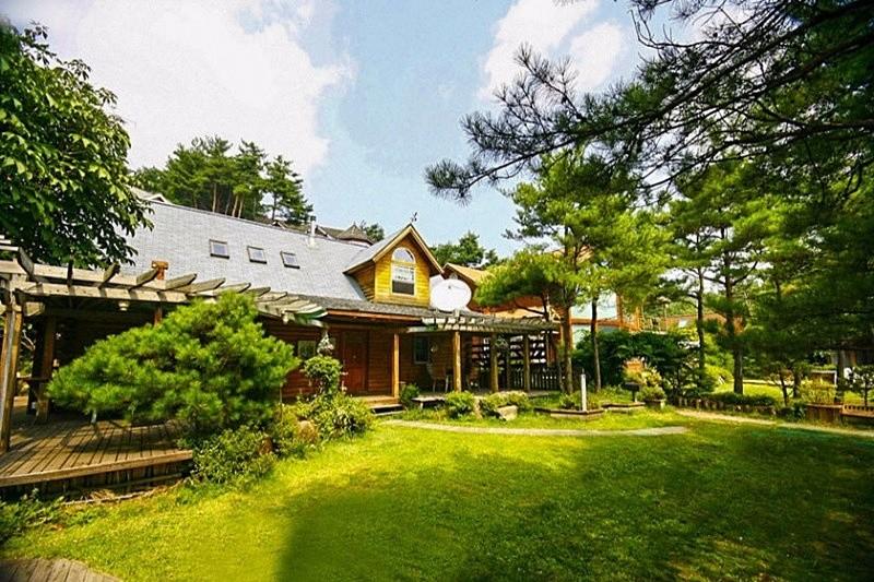 Hoengseong Log House Pension