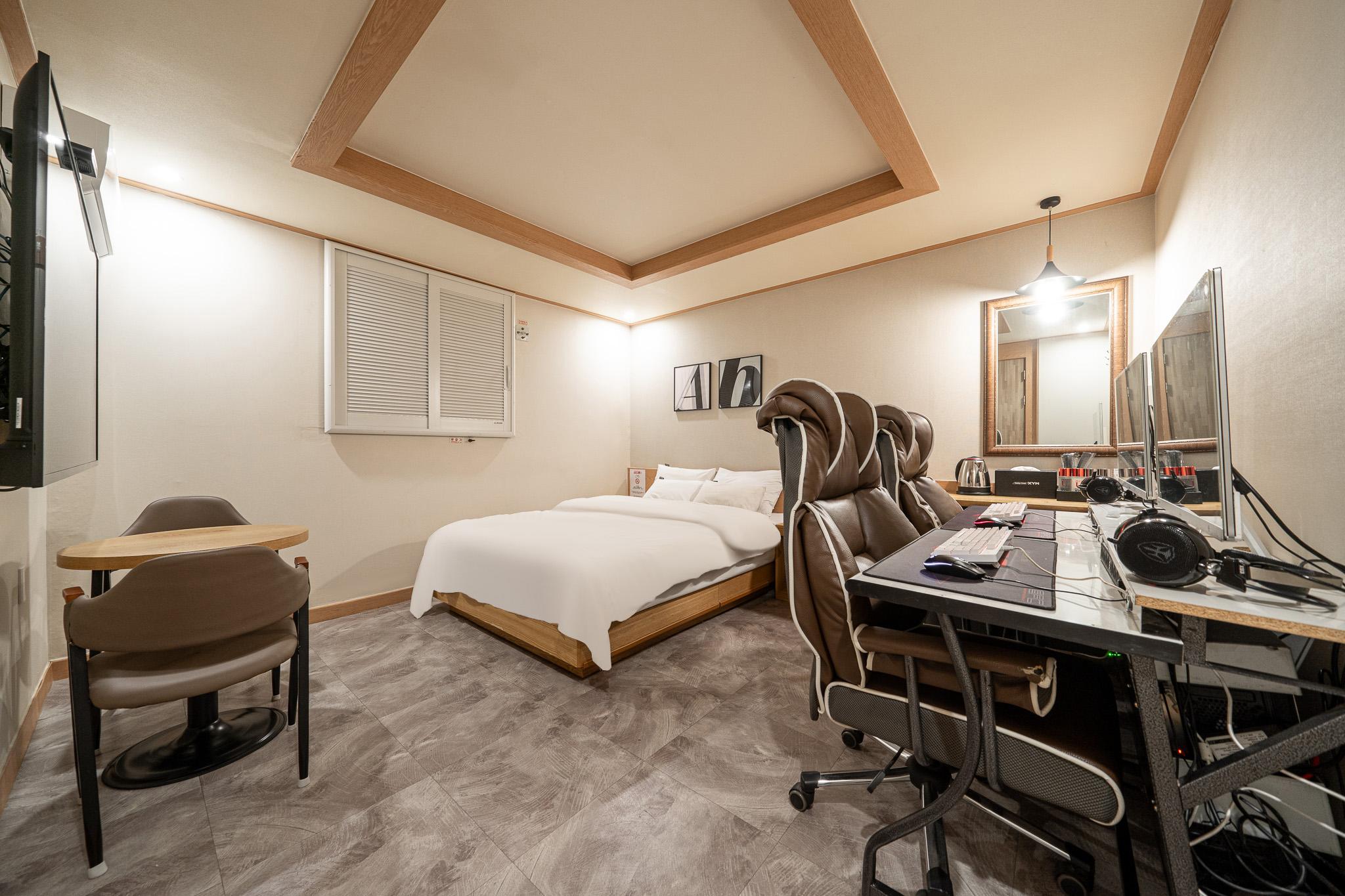 Goyang (Bishop) XYM Hotel