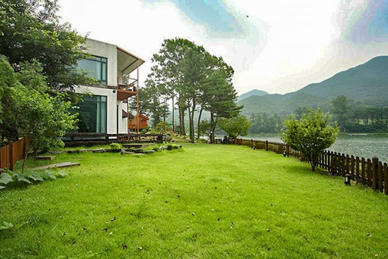 Pocheon Lake Side Beautiful House Pension-6