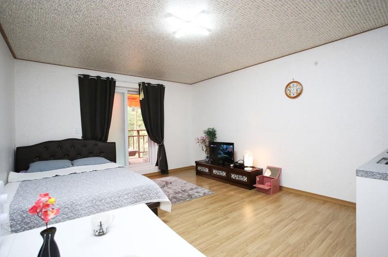 Pocheon Baegun Healing Valley Pension-13