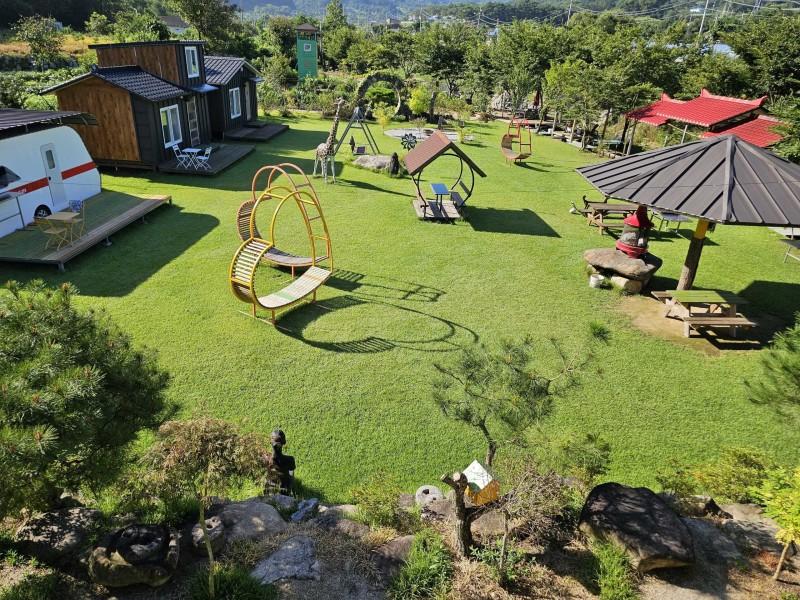 Muju Windmills and Streams Pension