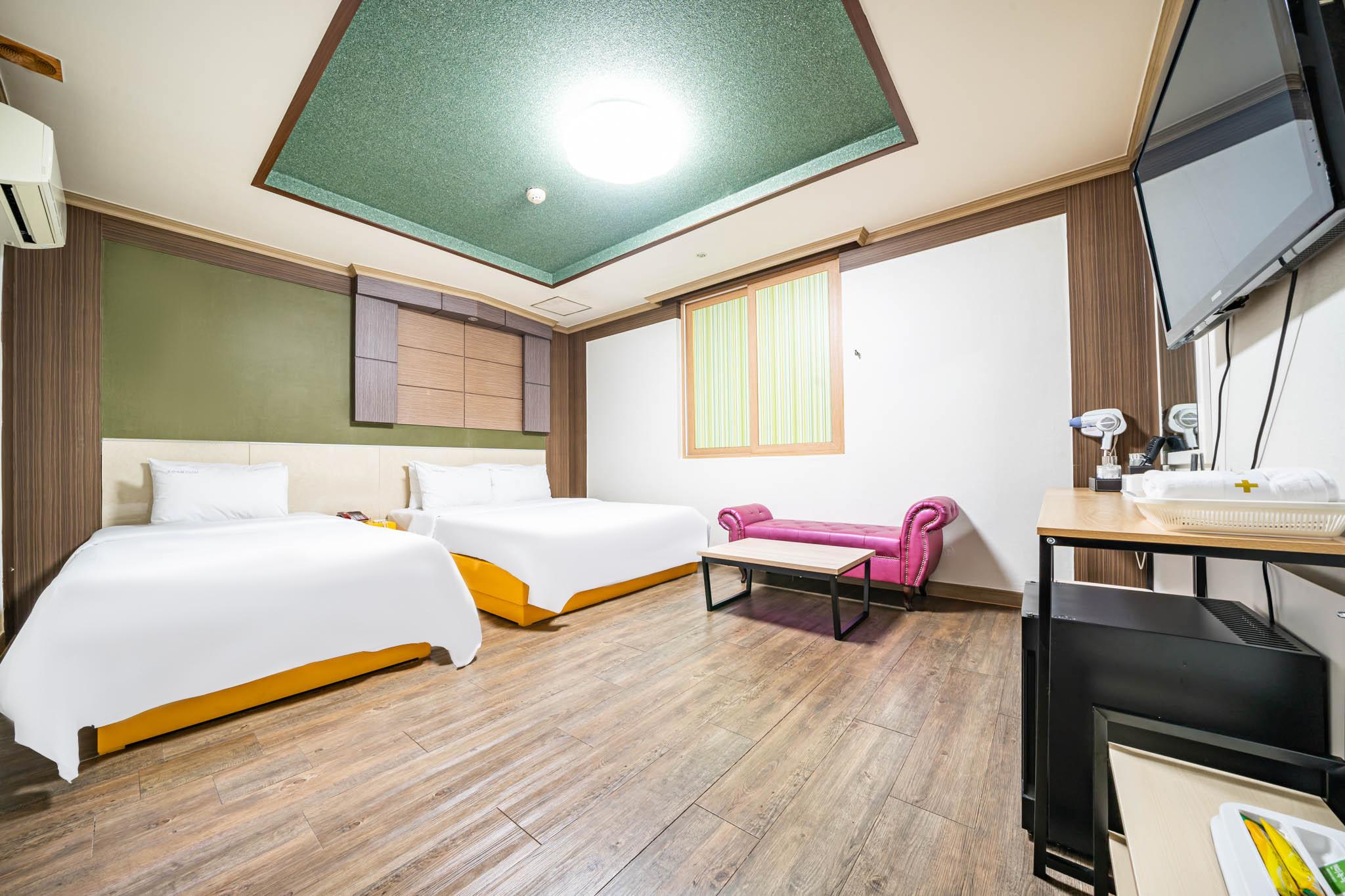 Muan Namak Chosun Jade Hotel