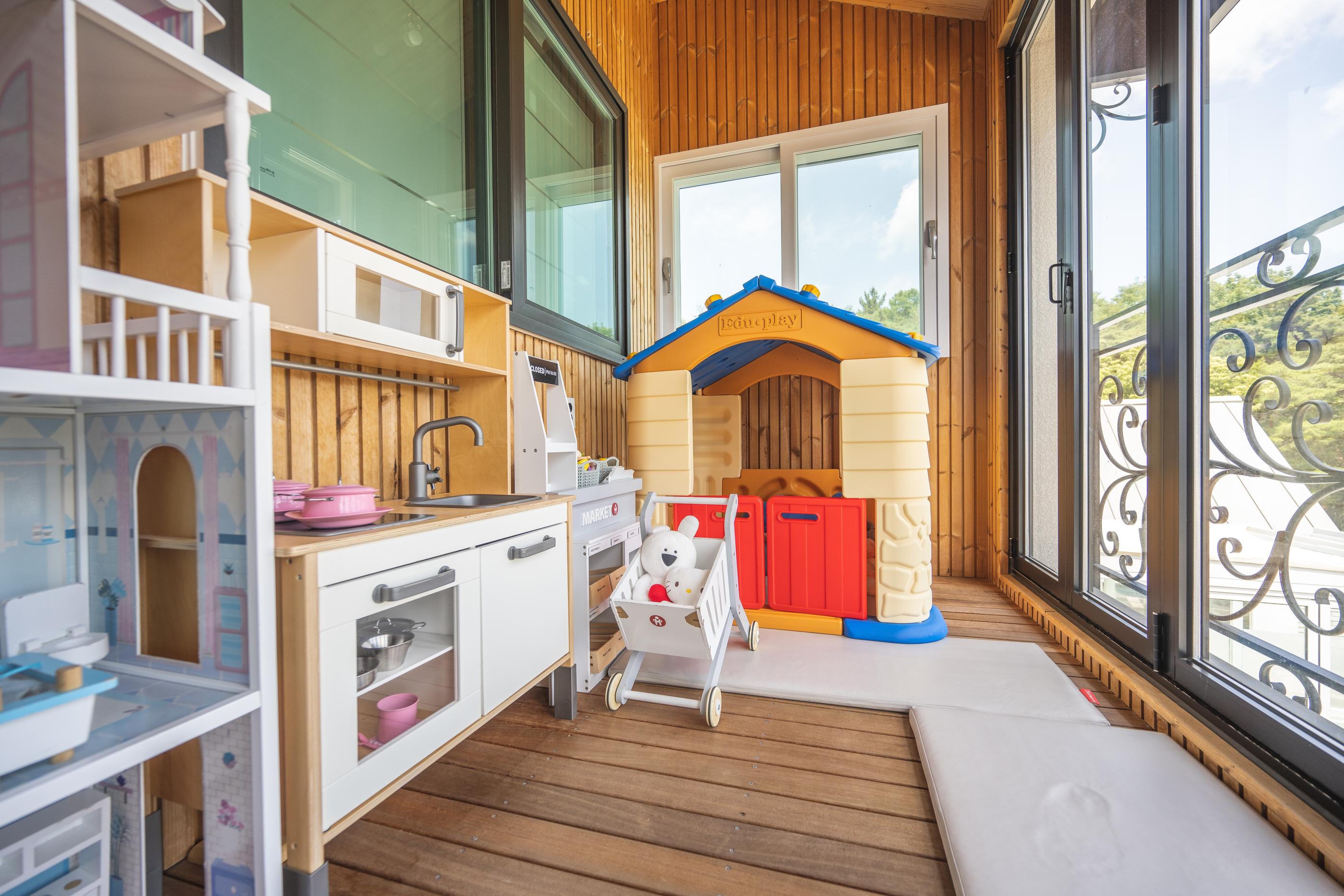 Kyoengju JNG Pool Villa-10