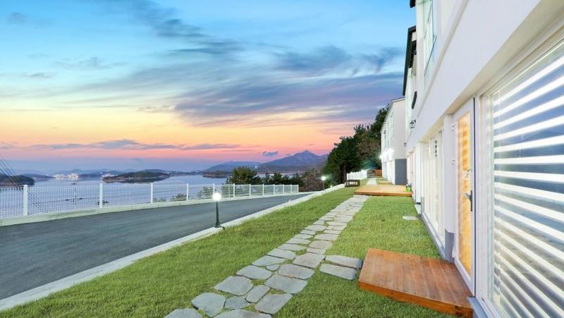 Tongyeong The Hue Pension