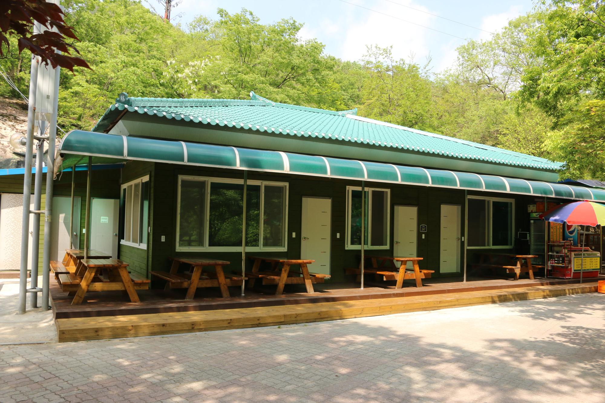 Goesan Hwayang Valley Neungwoondae Pension