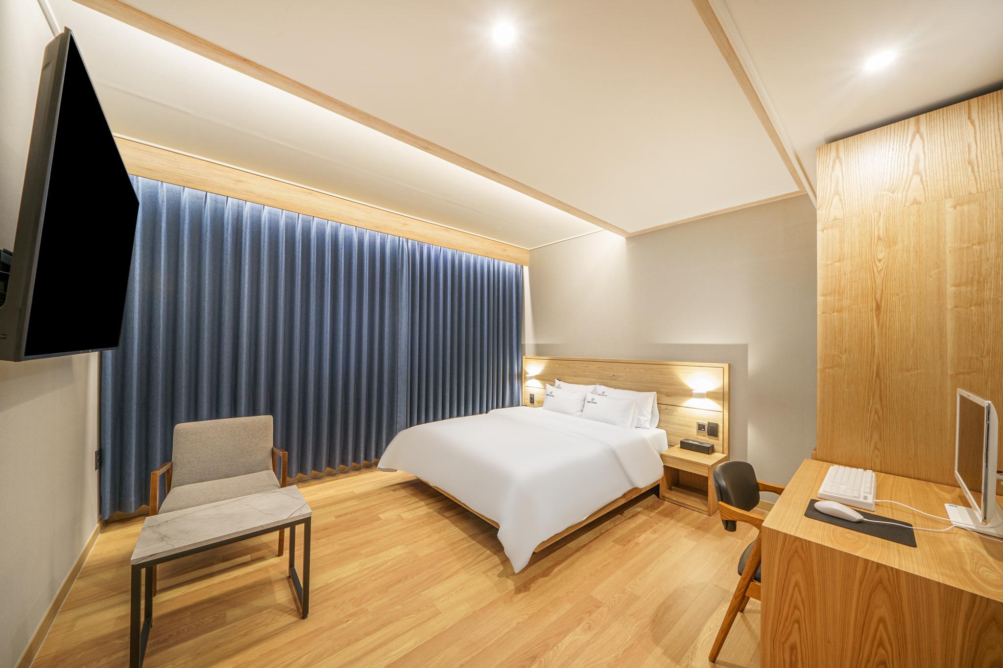 Gwangju Hanam Brown Dot Gwangju Hanam Branch