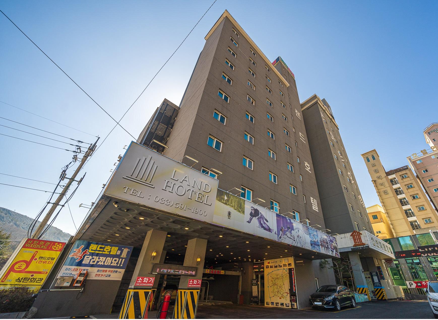 Jeongseon Land Hotel