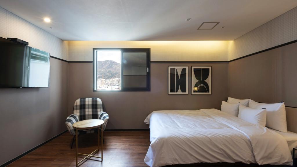 Seomyeon Bumcheon Brown Dot-8