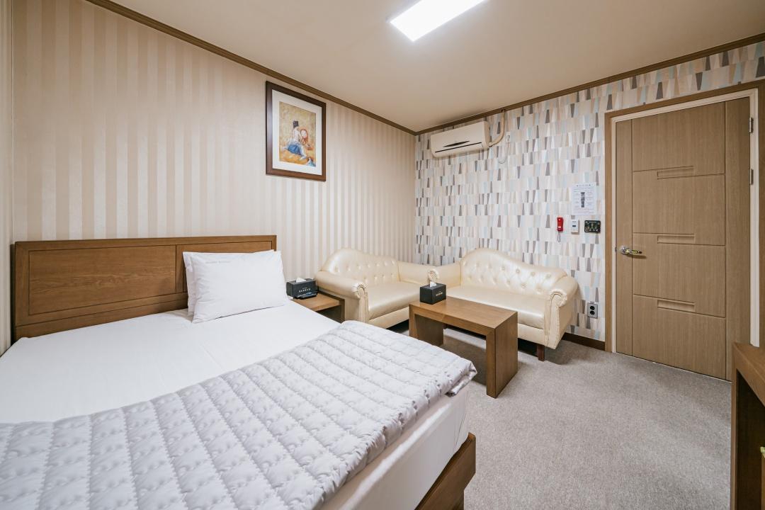 Road Hotel in Wonpyeong-dong, Gumi