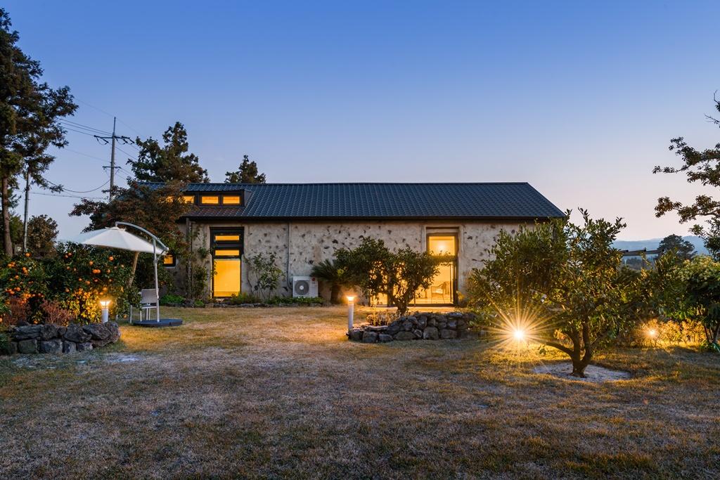 Jeju patio Aewol