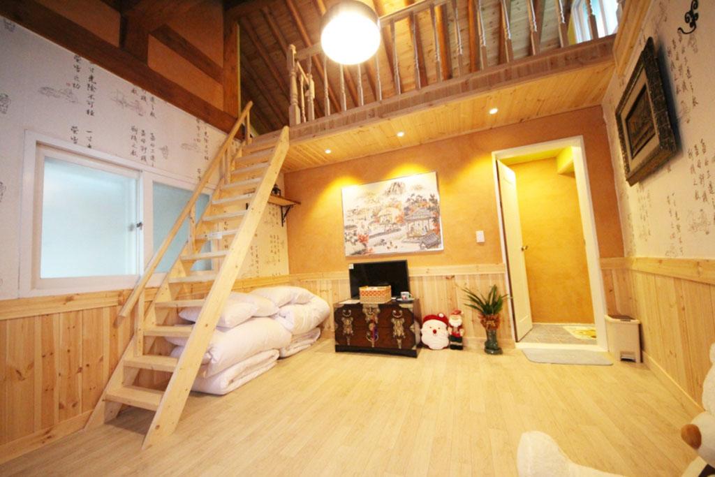 Jeonju Myeongmunga Hanok Stay