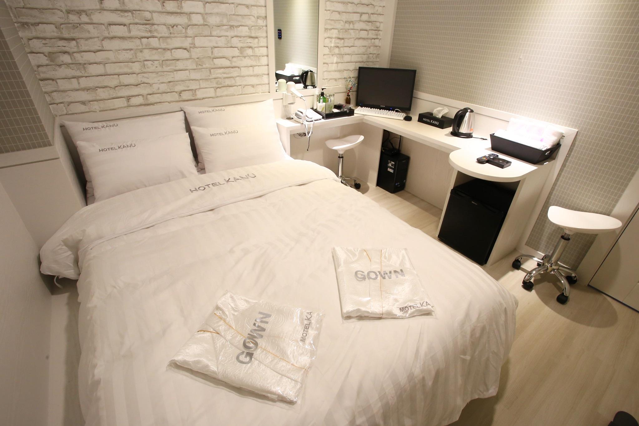 Nowon (Suraksan) Canoe