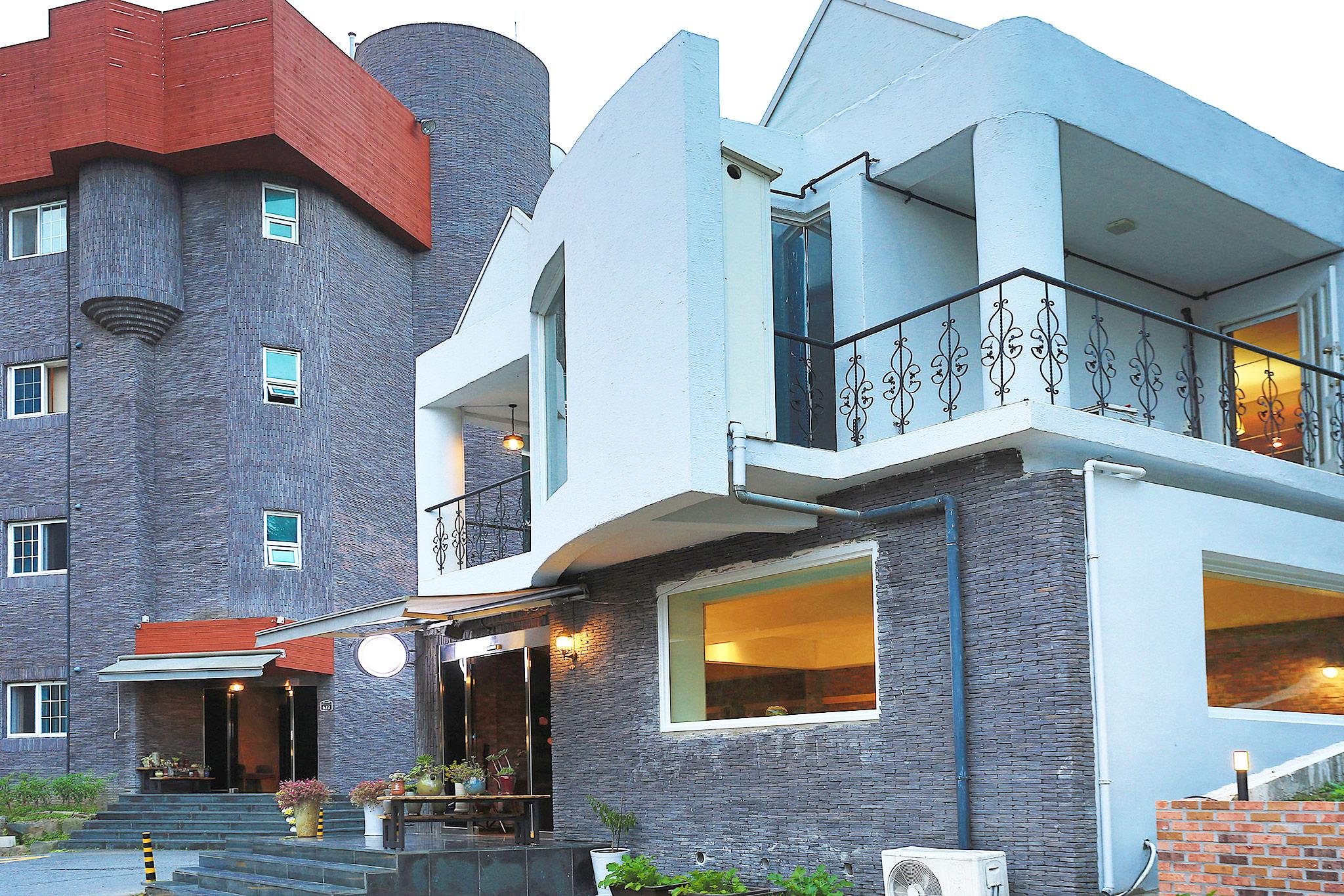 Pocheon Hill House-24