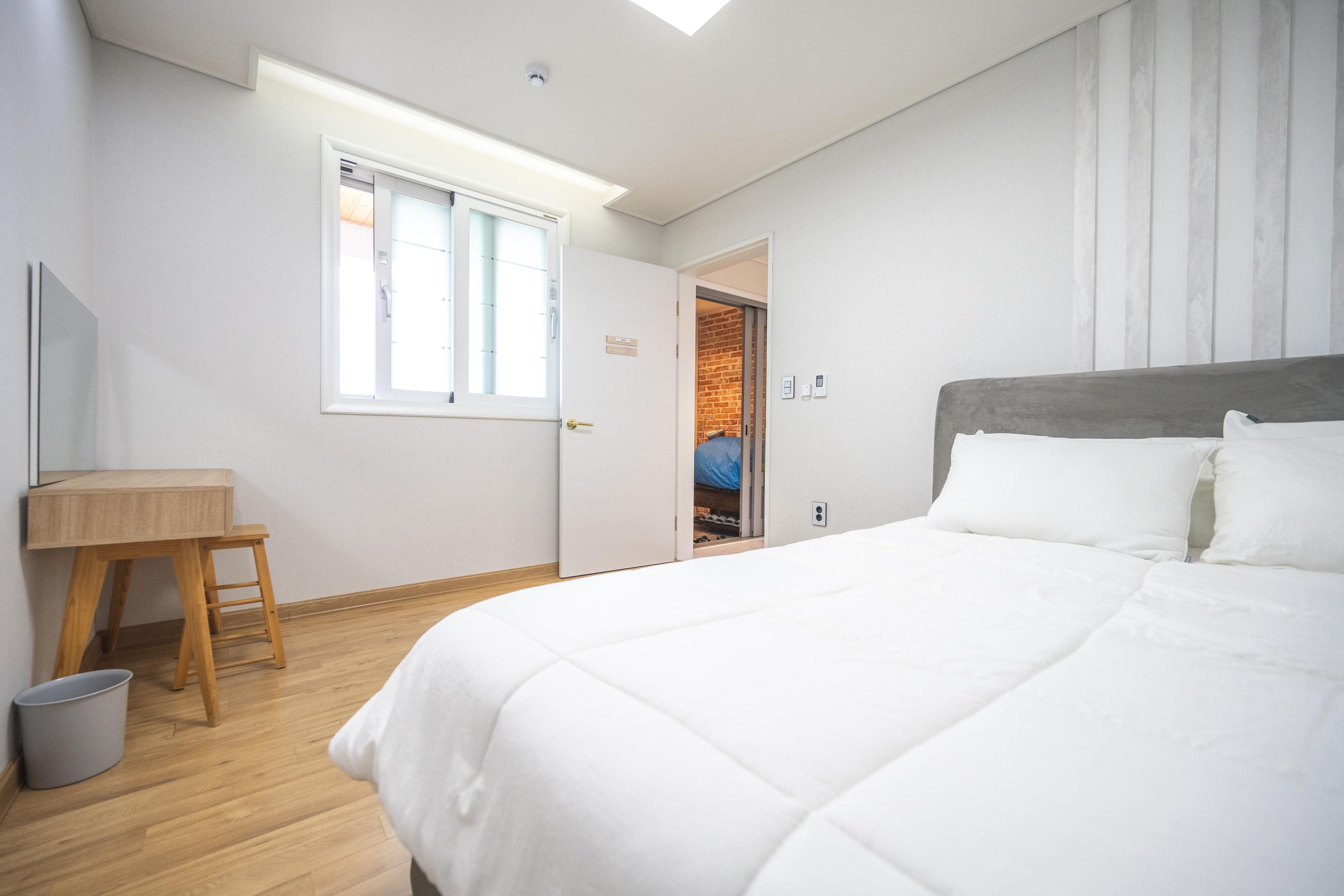 Kyoengju JNG Pool Villa-12