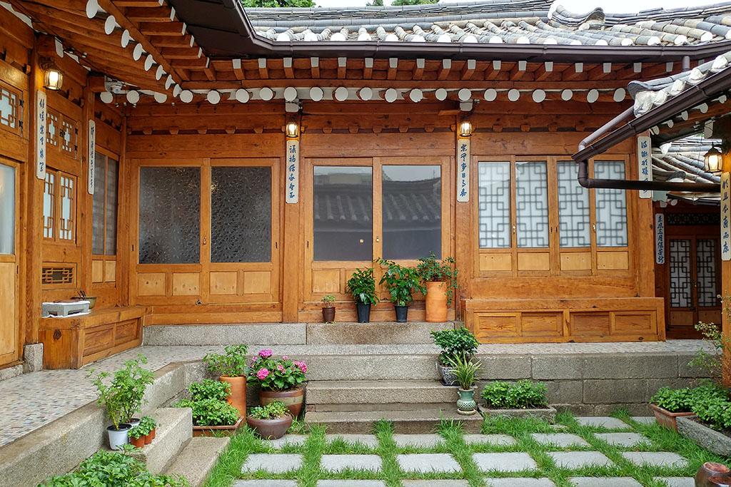 Bukchon Sohyeondang Hanok Stay-22