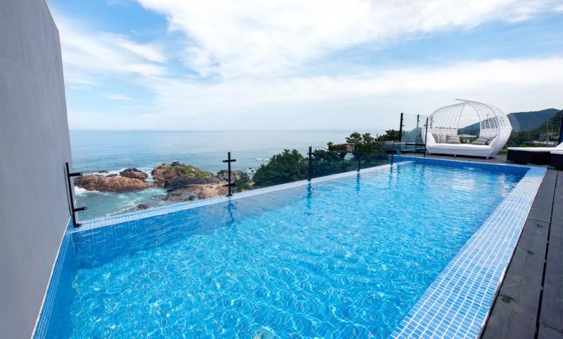 Yeongdeok Exit Pool Villa