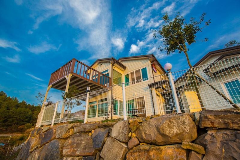 Namhae Badawa Noeul Pension