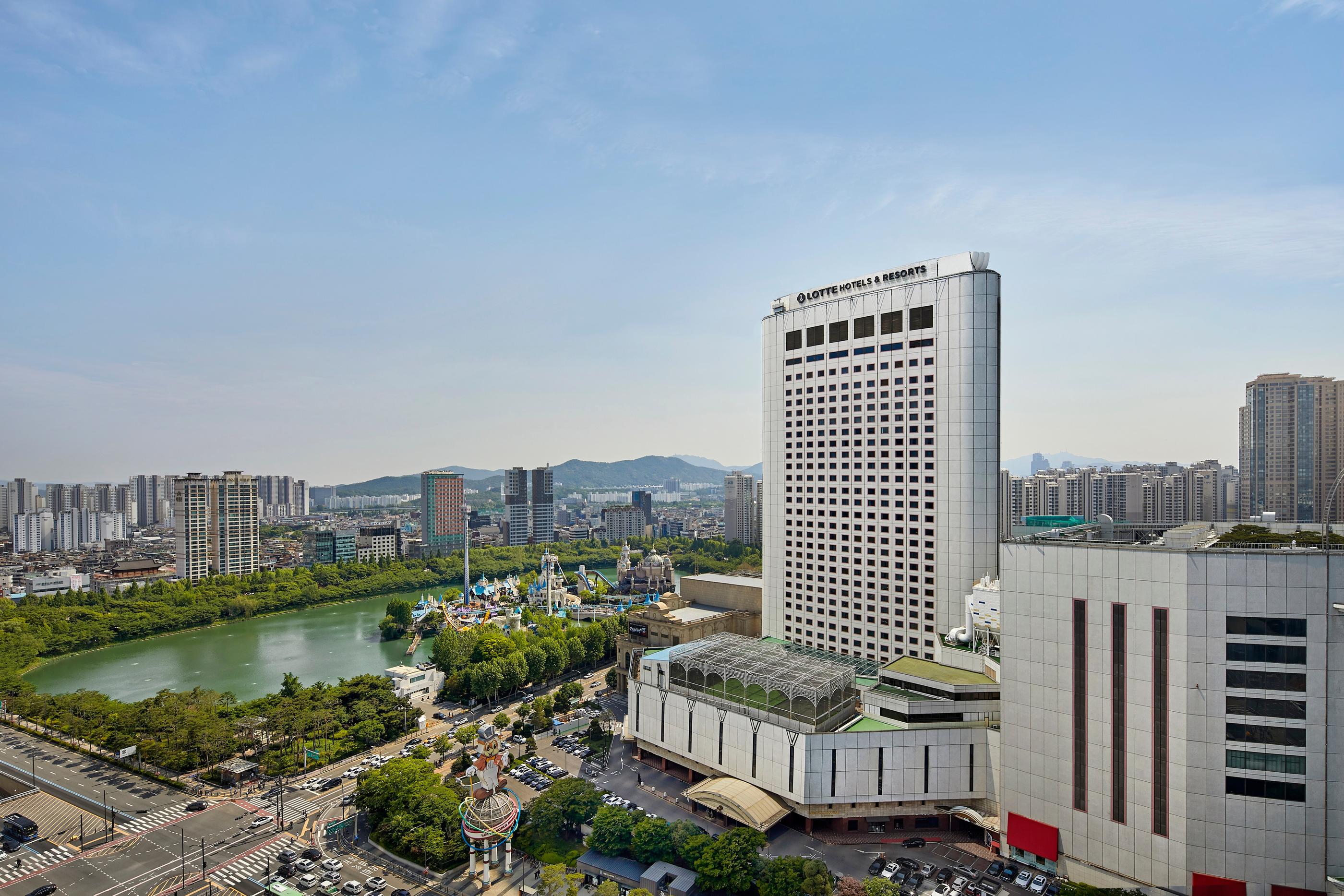 Lotte Hotel World