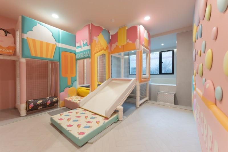 Gimhae Den Bastar Theme Kids Hotel Pension
