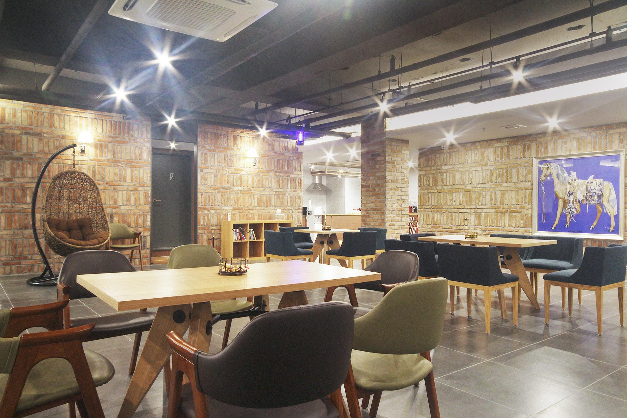 Busan Seomyeon Brown Dot 1-33