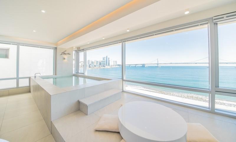 Busan Lee Benciapool Villa-2