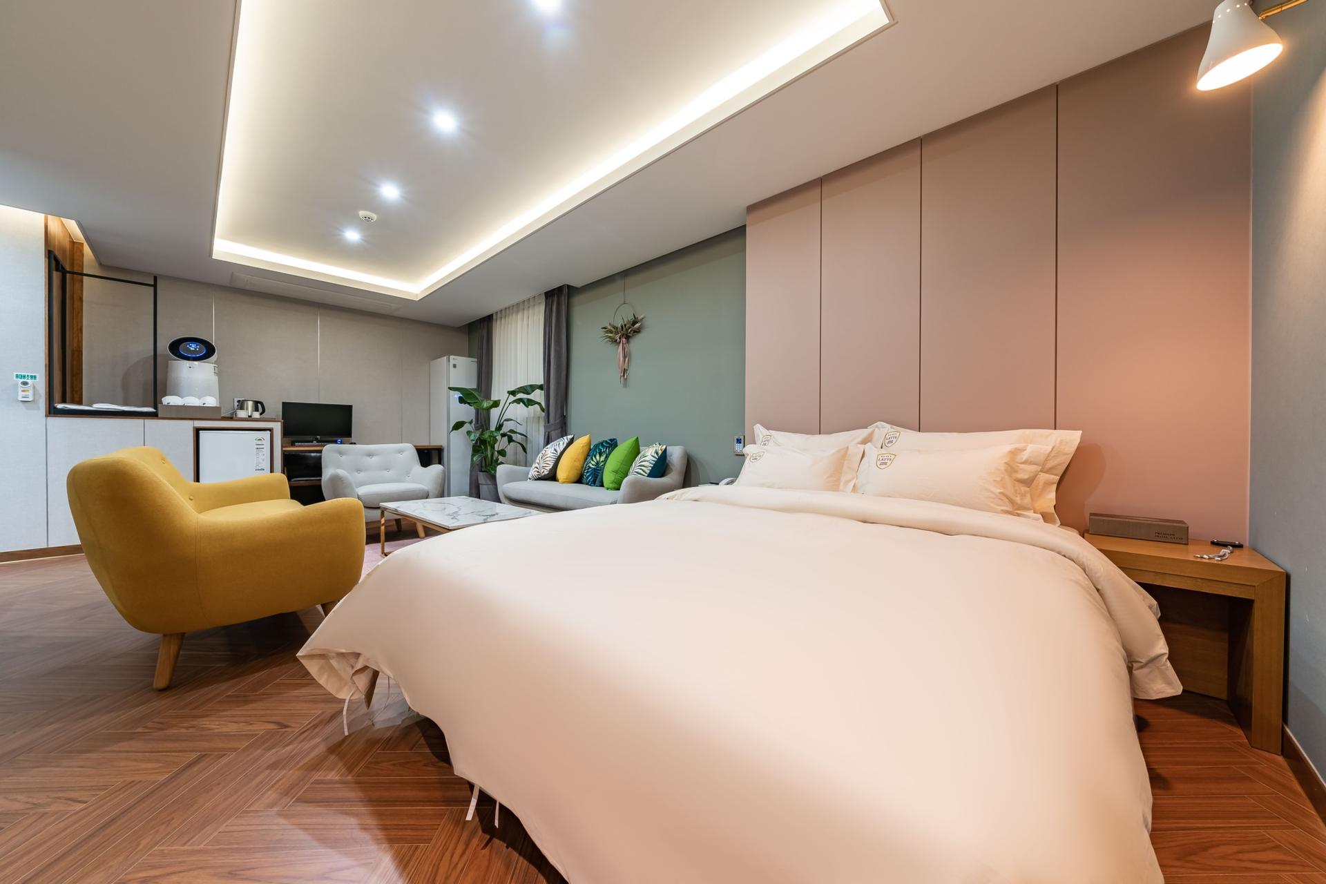 Yangju Latte Drive-In Hotel