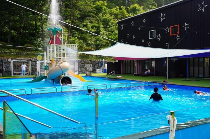 Yangpyeong Villa Pool Lamping