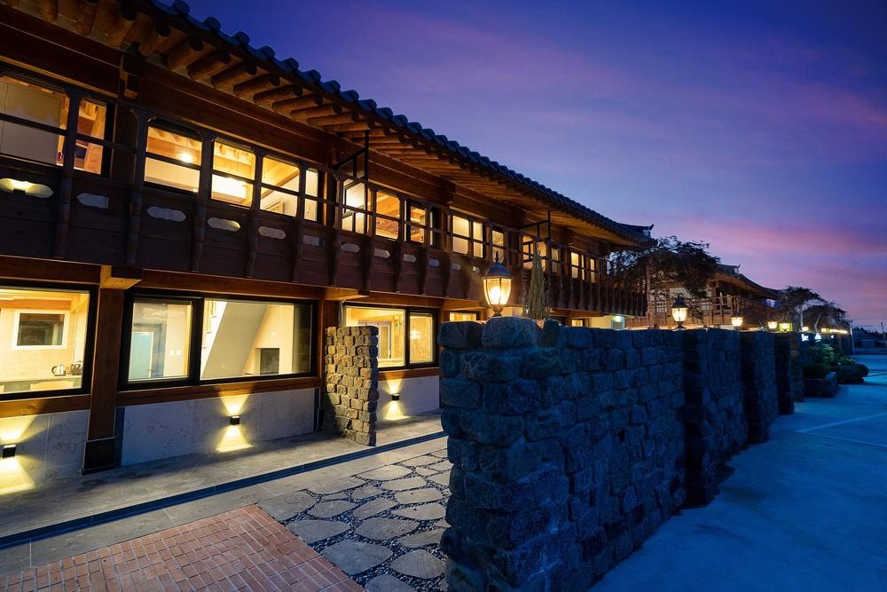 Hanok Pension Wanggyeong-13