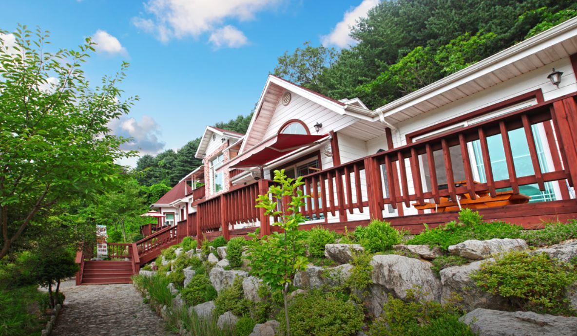 Hongcheon Mountain River Pension