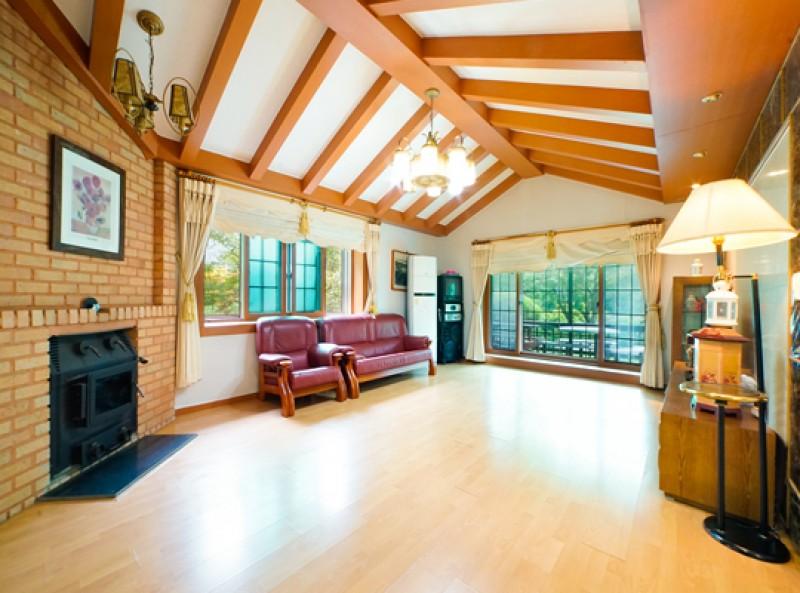 Hongcheon White House Pension