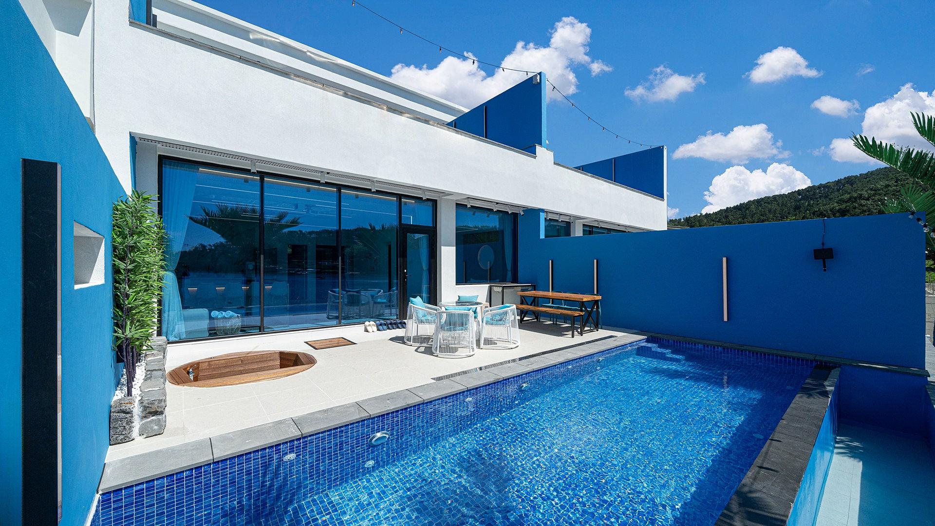 Geoje Island Santos Pool Villa