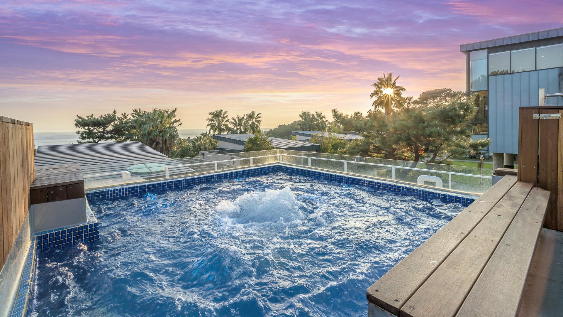 Dam and Roo Pool Villa and Spa Resort
