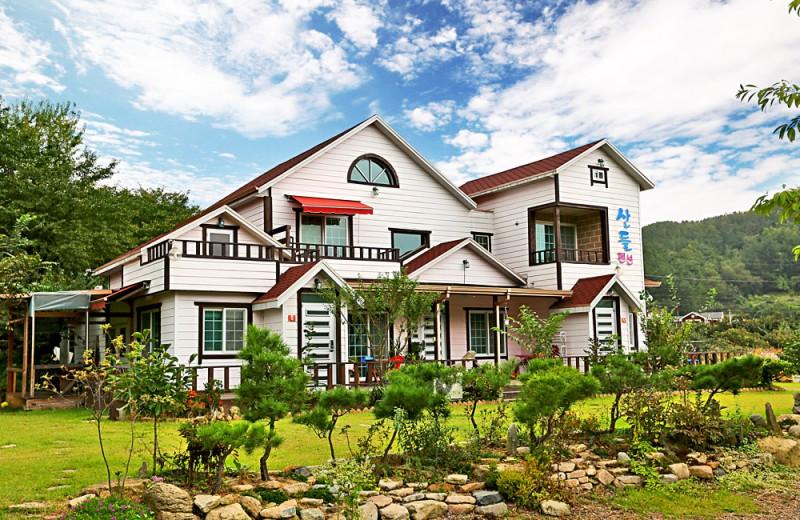 Cheongdo Mountains Bed and Breakfast