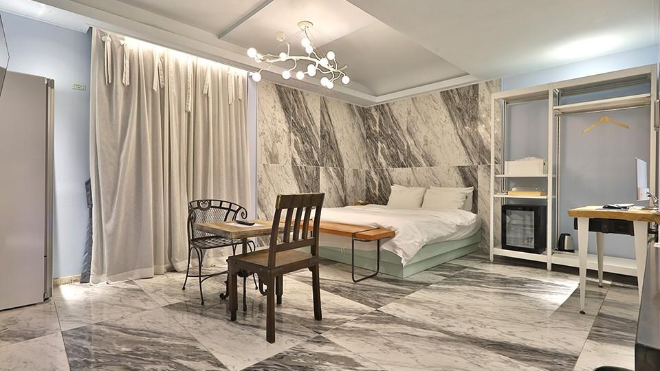 February Hotel Gimhae