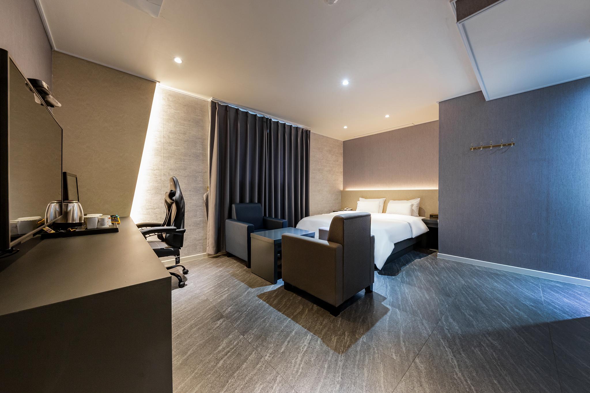 Gwangju Cheomdan Hotel W